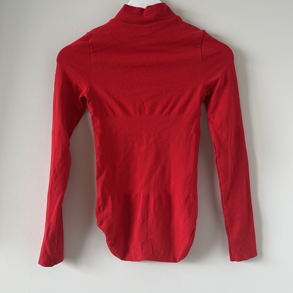 Yummie Madelyn Mock Neck Long Sleeve Shaping Bodysuit Seamless Red Sexy Romantic - Picture 8 of 8